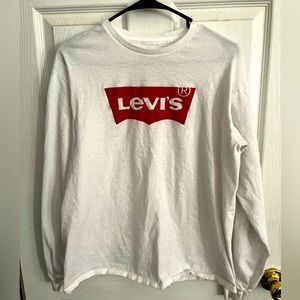 Levi’s long sleeve t-shirt